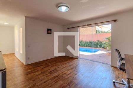 Casa à venda com 600m², 4 quartos e 4 vagas Casa à venda com 600m², 4 quartos e 4 vagasEscritório