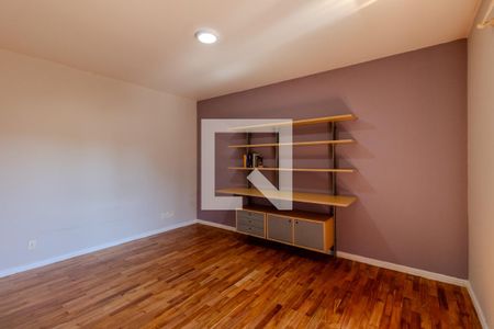 Casa à venda com 600m², 4 quartos e 4 vagas Casa à venda com 600m², 4 quartos e 4 vagasSuíte 2