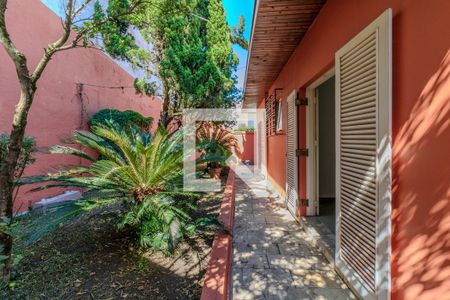 Casa à venda com 600m², 4 quartos e 4 vagas Casa à venda com 600m², 4 quartos e 4 vagasÁrea Externa