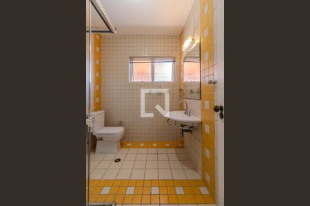 Casa à venda com 600m², 4 quartos e 4 vagas Casa à venda com 600m², 4 quartos e 4 vagasBanheiro Social