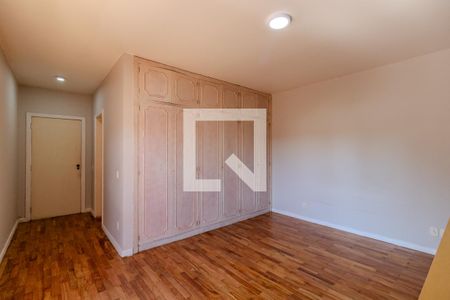 Casa à venda com 600m², 4 quartos e 4 vagas Casa à venda com 600m², 4 quartos e 4 vagasSuíte 2