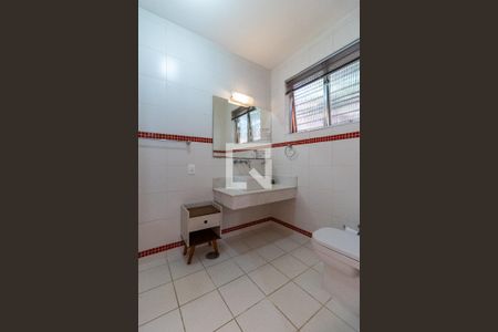 Casa à venda com 600m², 4 quartos e 4 vagas Casa à venda com 600m², 4 quartos e 4 vagasBanheiro da Suíte