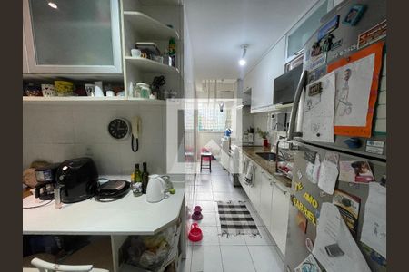Apartamento à venda com 92m², 2 quartos e 1 vaga Apartamento à venda com 92m², 2 quartos e 1 vagaCozinha