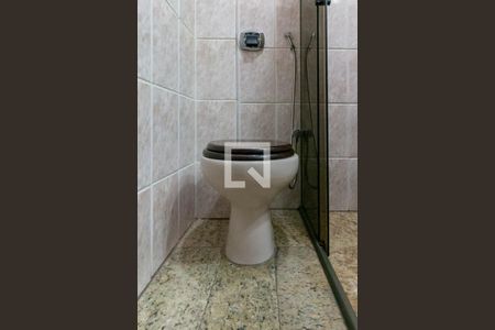 Banheiro de apartamento à venda com 2 quartos, 60m² em Sagrada Família, Belo Horizonte