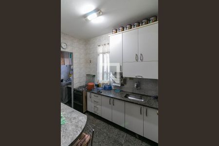Cozinha  de apartamento à venda com 2 quartos, 60m² em Sagrada Família, Belo Horizonte
