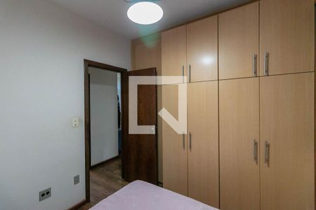 Quarto de apartamento para alugar com 2 quartos, 60m² em Sagrada Família, Belo Horizonte