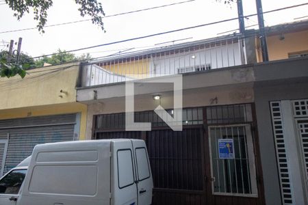 Casa à venda com 140m², 2 quartos e 1 vaga Casa à venda com 140m², 2 quartos e 1 vagaFachada