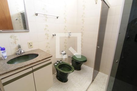 Casa para alugar com 216m², 3 quartos e 4 vagasBanheiro Social