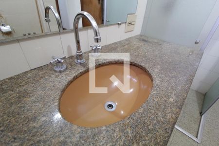 Casa para alugar com 216m², 3 quartos e 4 vagasBanheiro da Suíte 2