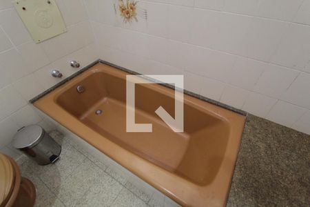 Casa para alugar com 216m², 3 quartos e 4 vagasBanheiro da Suíte 2