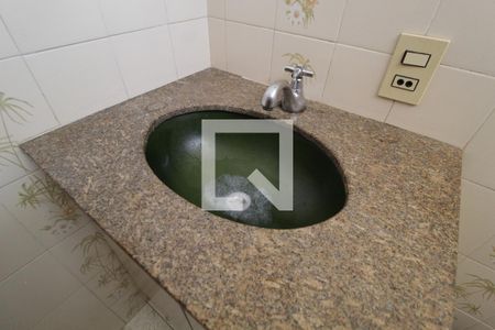 Casa para alugar com 216m², 3 quartos e 4 vagasBanheiro Social