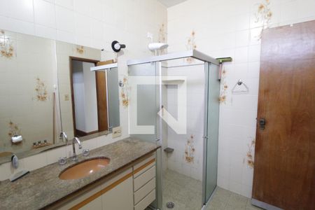 Casa para alugar com 216m², 3 quartos e 4 vagasBanheiro da Suíte 2