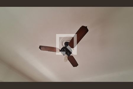 Detalhe da sala de casa para alugar com 2 quartos, 70m² em Aviação, Praia Grande