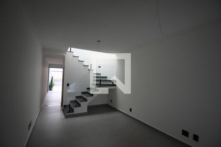 Sala de casa à venda com 3 quartos, 125m² em Vila Marari, São Paulo