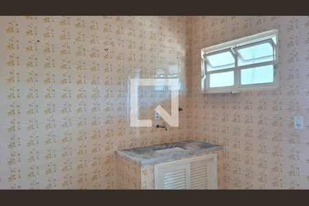 Cozinha de apartamento para alugar com 1 quarto, 40m² em Caiçara, Praia Grande