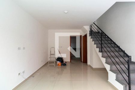 Sala de casa de condomínio para alugar com 2 quartos, 80m² em Vila Uniao (zona Leste), São Paulo