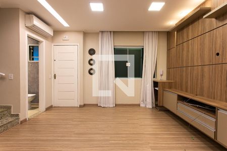 Sala de casa de condomínio para alugar com 3 quartos, 96m² em Vila Aricanduva, São Paulo