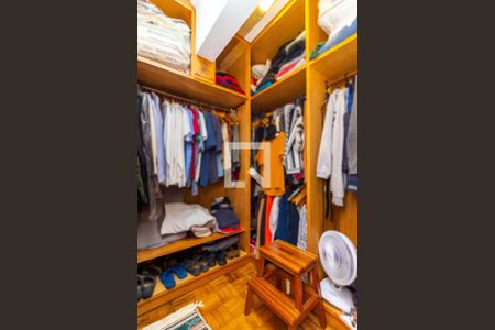 Apartamento para alugar com 168m², 3 quartos e 1 vaga Apartamento para alugar com 168m², 3 quartos e 1 vagaCloset da suíte