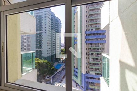 Apartamento à venda com 80m², 2 quartos e 1 vagaÁrea de Serviço Janela