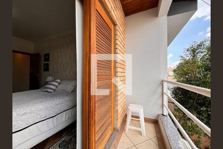 Casa à venda com 239m², 4 quartos e 4 vagasSacada