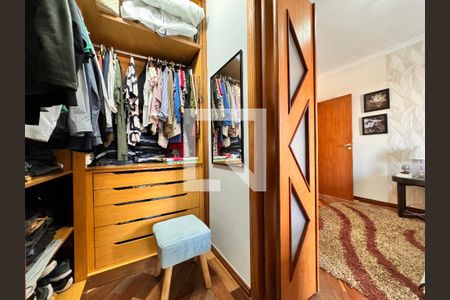 Casa à venda com 239m², 4 quartos e 4 vagasCloset da suíte