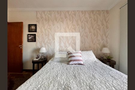 Casa à venda com 239m², 4 quartos e 4 vagasSuite