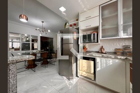 Casa à venda com 239m², 4 quartos e 4 vagasCozinha