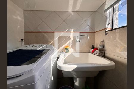 Casa à venda com 239m², 4 quartos e 4 vagasLavanderia