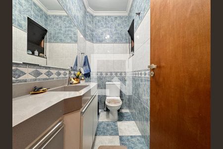 Casa à venda com 239m², 4 quartos e 4 vagasLavabo