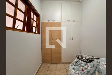Casa à venda com 239m², 4 quartos e 4 vagasQuarto de Serviço