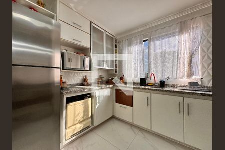 Casa à venda com 239m², 4 quartos e 4 vagasCozinha