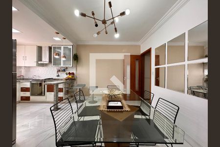 Casa à venda com 239m², 4 quartos e 4 vagasCozinha