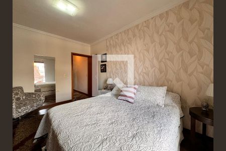 Casa à venda com 239m², 4 quartos e 4 vagasSuite