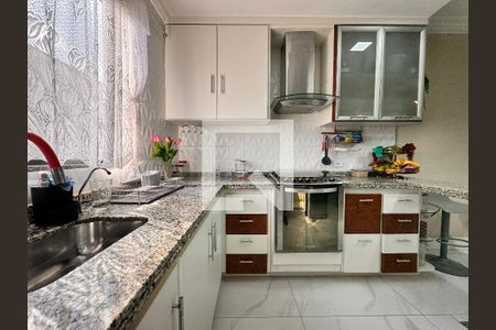 Casa à venda com 239m², 4 quartos e 4 vagasCozinha