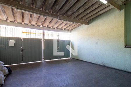Casa à venda com 290m², 3 quartos e 4 vagas Casa à venda com 290m², 3 quartos e 4 vagasGaragem