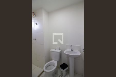 Banheiro da Suíte de apartamento à venda com 3 quartos, 43m² em Vila das Bandeiras, Guarulhos
