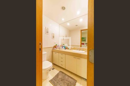 Apartamento para alugar com 110m², 3 quartos e 3 vagas Apartamento para alugar com 110m², 3 quartos e 3 vagasBanheiro da Suíte