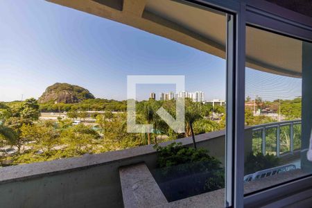 Apartamento para alugar com 110m², 3 quartos e 3 vagas Apartamento para alugar com 110m², 3 quartos e 3 vagasÁrea de Serviço Janela