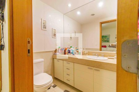 Apartamento para alugar com 110m², 3 quartos e 3 vagas Apartamento para alugar com 110m², 3 quartos e 3 vagasBanheiro da Suíte