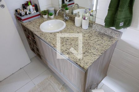 Apartamento à venda com 78m², 2 quartos e 2 vagasBanheiro da Suite