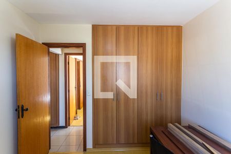 Apartamento à venda com 106m², 3 quartos e 1 vaga Apartamento à venda com 106m², 3 quartos e 1 vagaArmário do Quarto 2