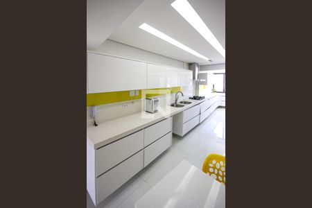 Apartamento à venda com 350m², 3 quartos e 3 vagasCozinha