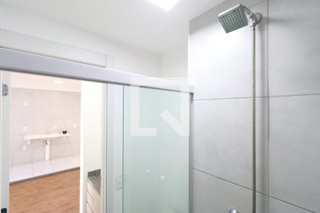 Banheiro social de apartamento à venda com 1 quarto, 32m² em Várzea da Barra Funda, São Paulo