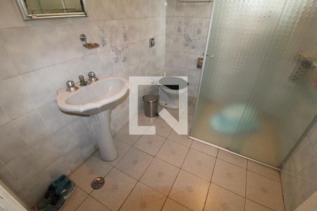 Casa à venda com 300m², 5 quartos e 2 vagasBanheiro 3