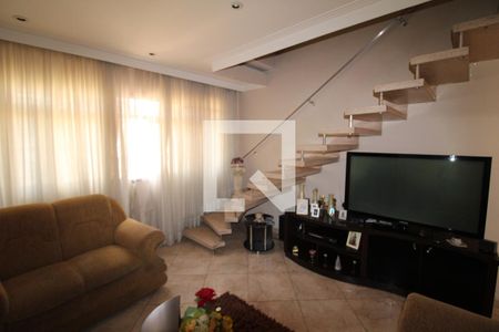 Sala de casa à venda com 5 quartos, 300m² em Parque Vitória, São Paulo