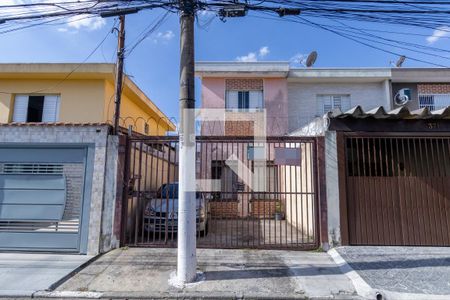 Casa à venda com 104m², 2 quartos e 2 vagasFachada