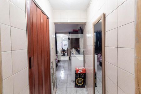 Banheiro Corredor de casa para alugar com 1 quarto, 50m² em Vila Marieta, São Paulo