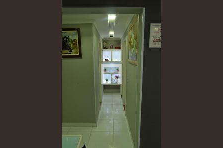 Corredor  de apartamento à venda com 2 quartos, 50m² em Taquara, Rio de Janeiro