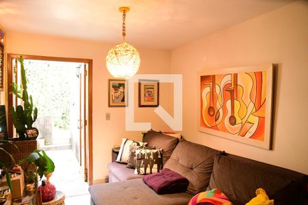 Casa de condomínio para alugar com 300m², 4 quartos e 3 vagasSala