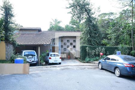 Casa de condomínio para alugar com 300m², 4 quartos e 3 vagasFachada